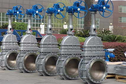 Slab gate valves