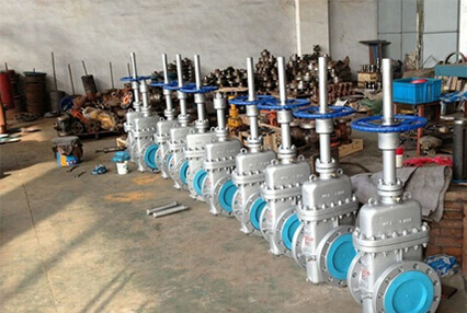 Slab gate valves