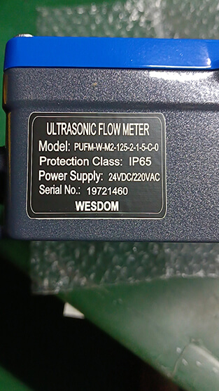 Threaded ultrasonic water meter